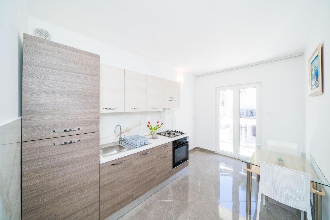 Rooms & Apartments Barisic Mlini Rum bild