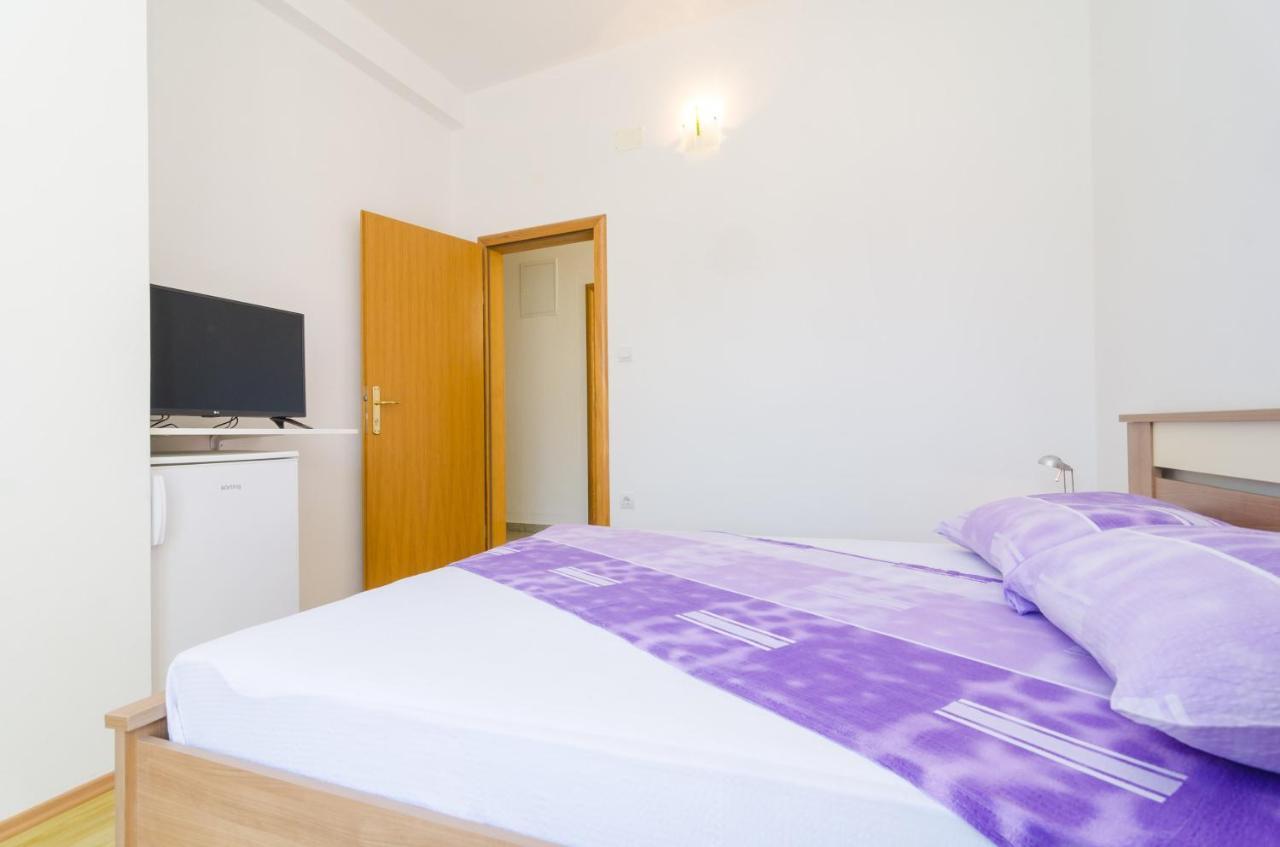 Rooms & Apartments Barisic Mlini Rum bild
