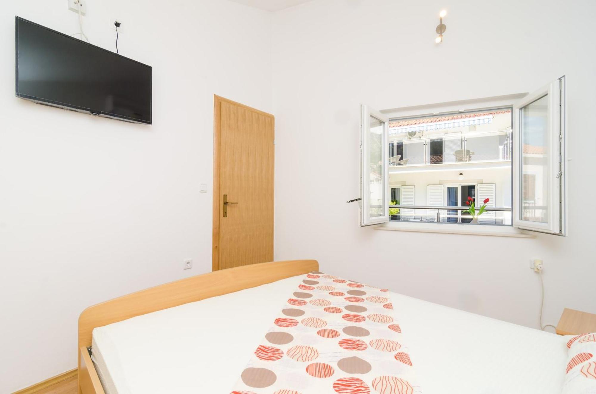 Rooms & Apartments Barisic Mlini Rum bild