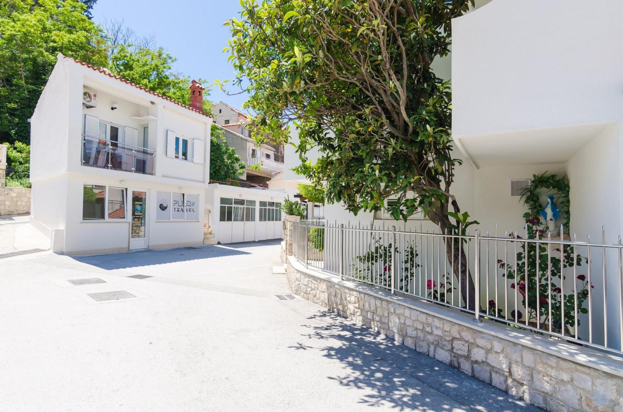 Rooms & Apartments Barisic Mlini Rum bild