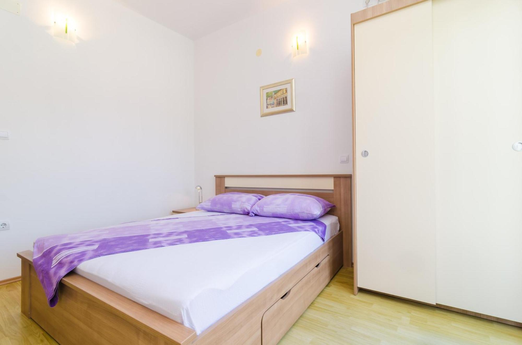 Rooms & Apartments Barisic Mlini Rum bild