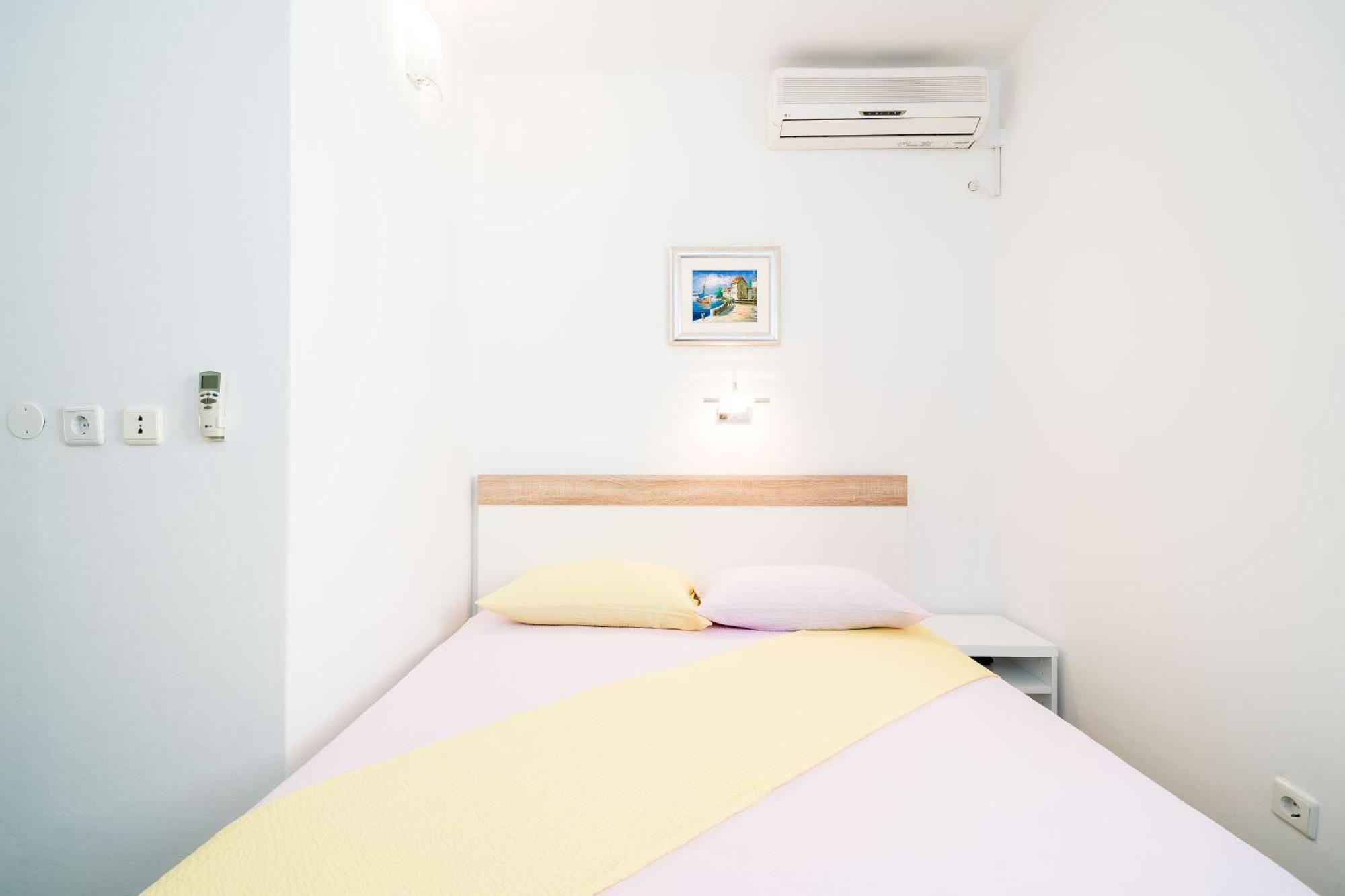 Rooms & Apartments Barisic Mlini Rum bild