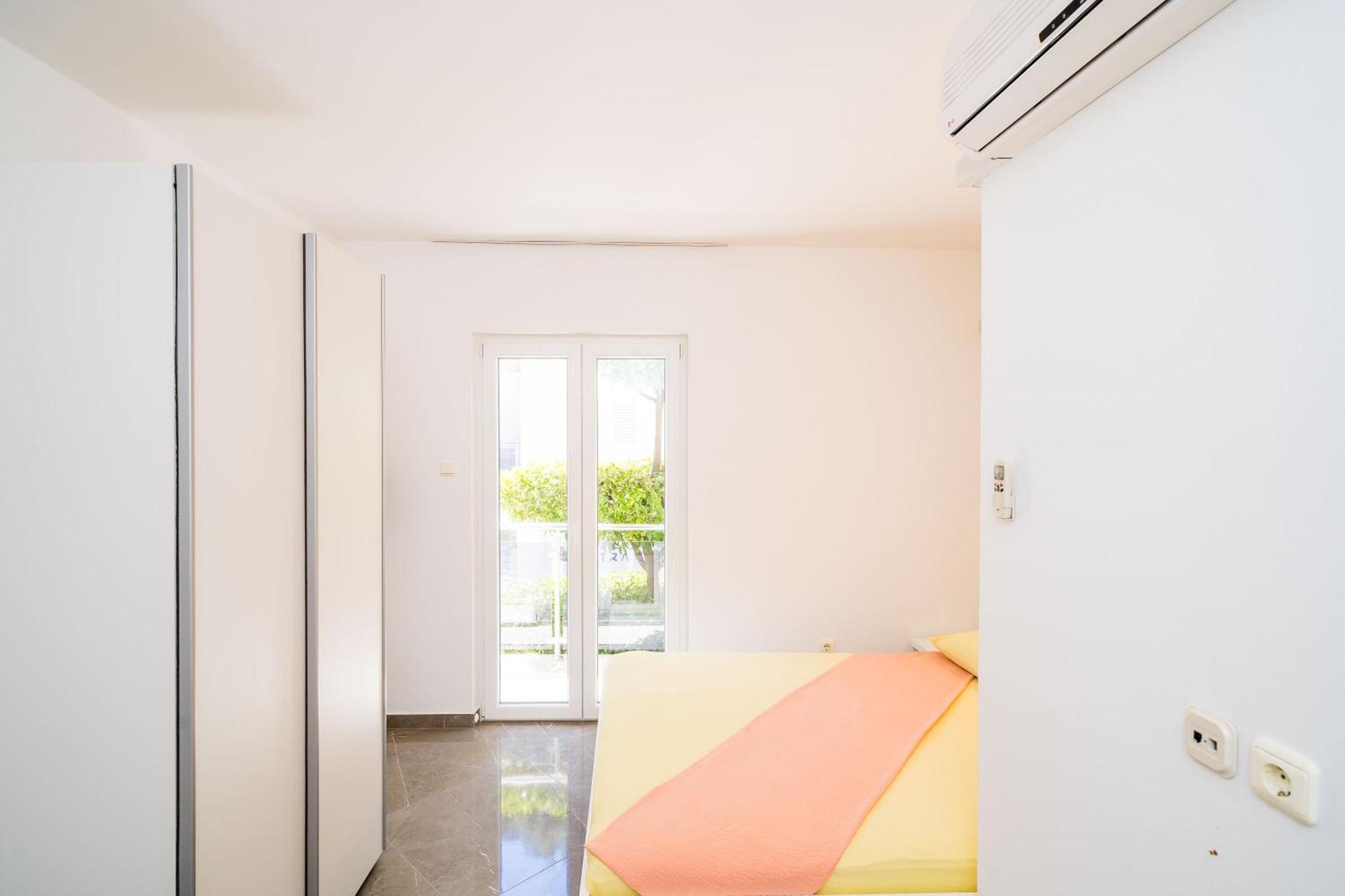 Rooms & Apartments Barisic Mlini Rum bild