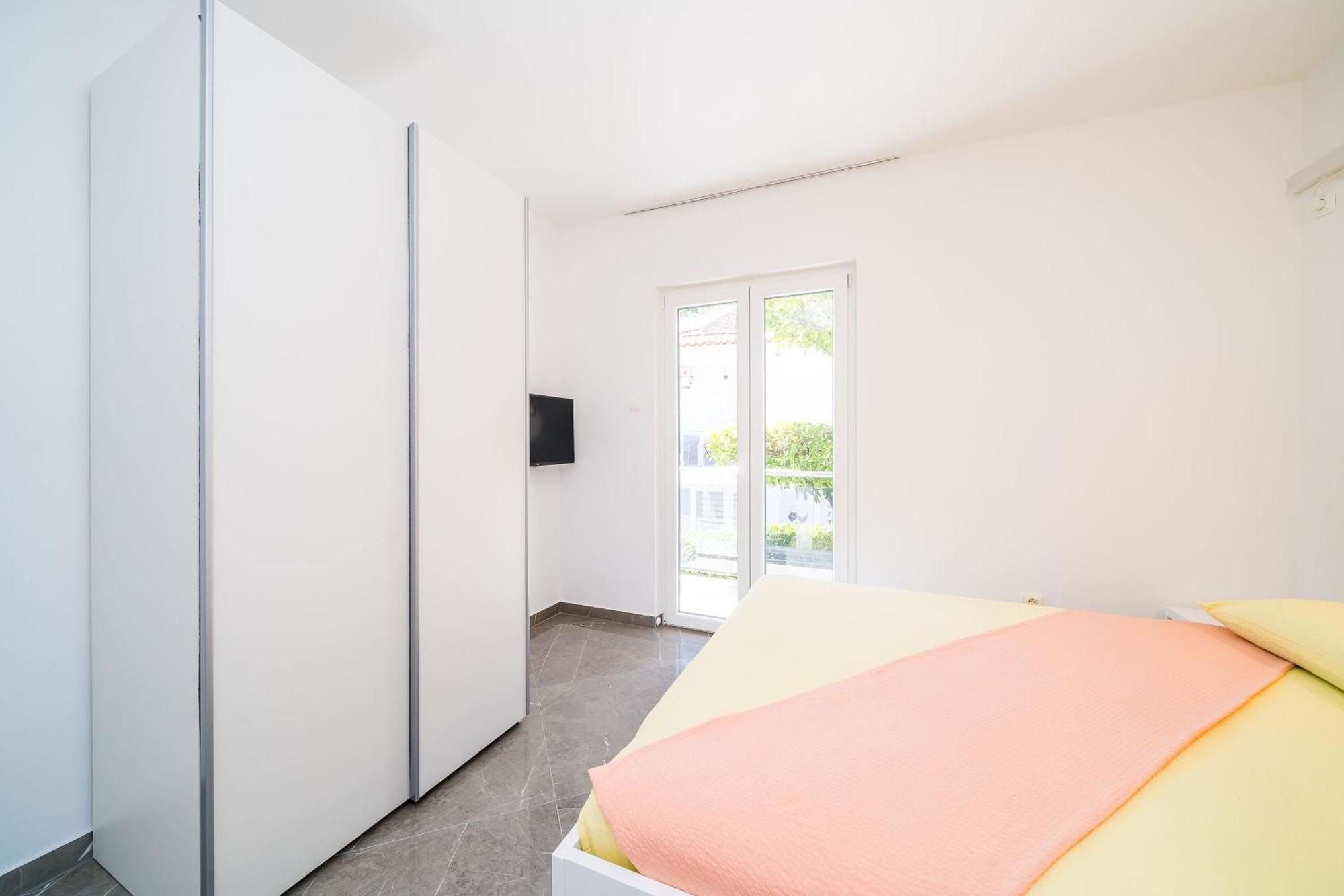 Rooms & Apartments Barisic Mlini Rum bild